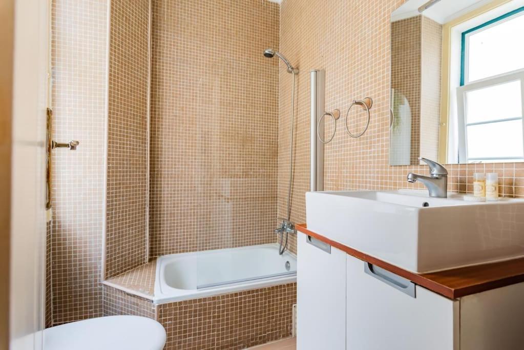 1Br @ Downtown Lisbon Chiado Apartment Exterior photo
